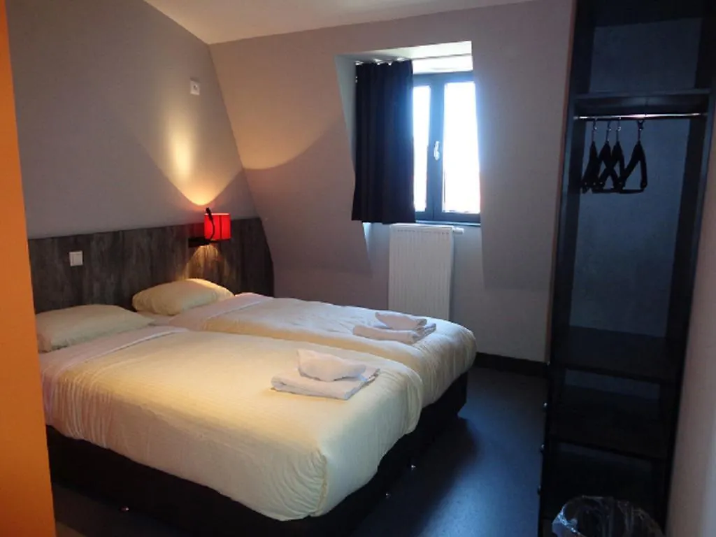 Brxxl 5 City Centre Hostel Brussels Belgium