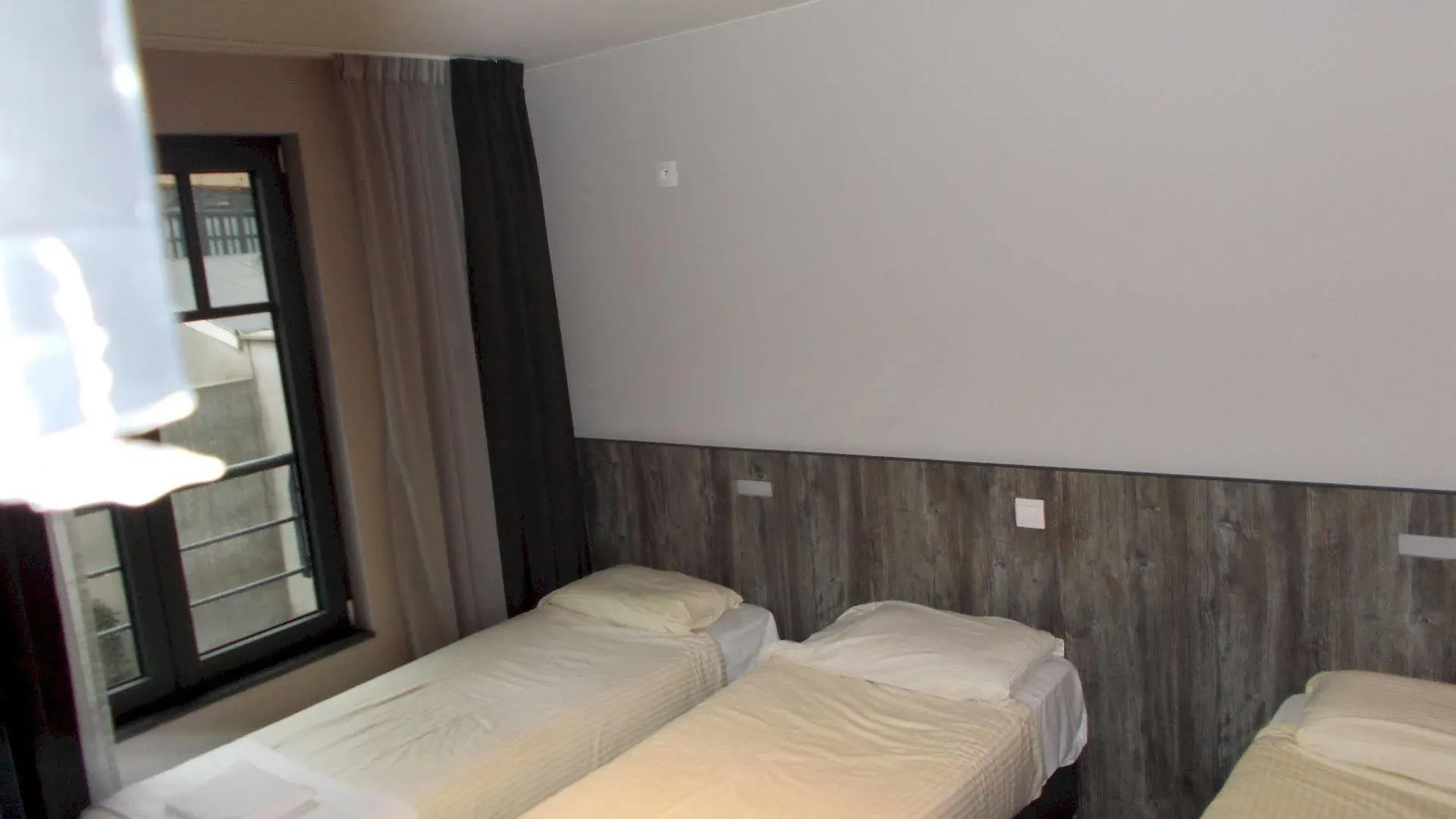 Brxxl 5 City Centre Hostel Brussels